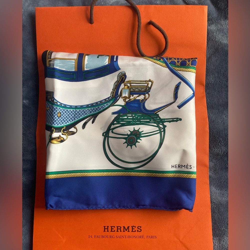 Hermès Silk Scarf –“La Térée” by Françoise de la Perrière | Paper Bag included - Picture 2 of 13